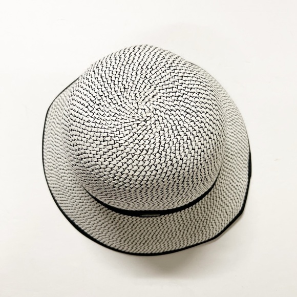 Wallaroo Ivory Black Darby Cloche SPF 50+ Classic Vintage Inspired Sun Hat - Picture 2 of 6